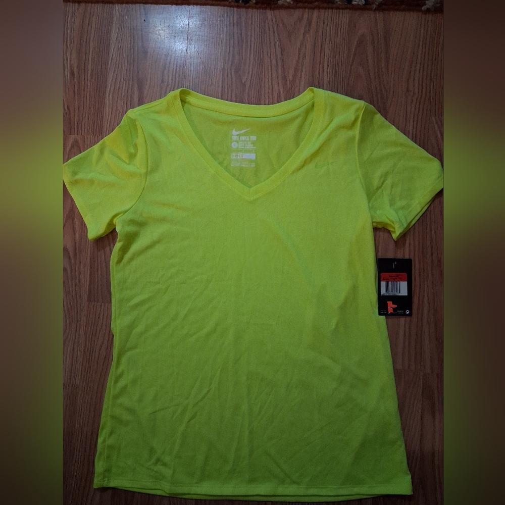NWT NIKE DRI FIT athletic tee.  Womens. Size Large. Neon Yellow.